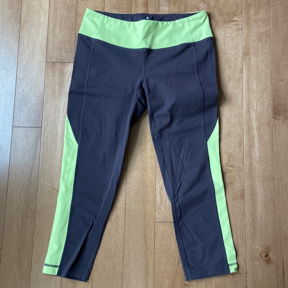 Athleta - leggings - large/tall. Excellent pre-owned condition.